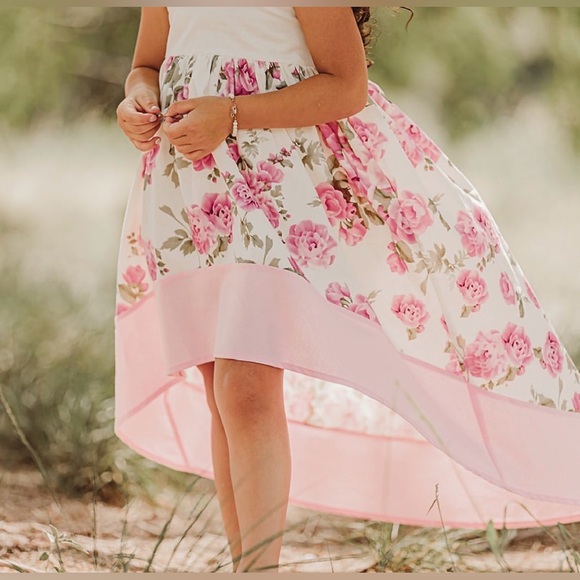 Pleiades Pink Roses Windsong - Picture 2 of 7